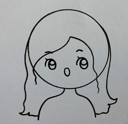 唱歌的女孩彩色简笔画